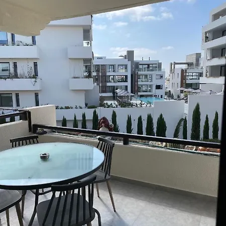 1st Class, Pool View, Apartment, Апартаменты Пафос