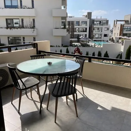 1st Class, Pool View, Apartment, Пафос