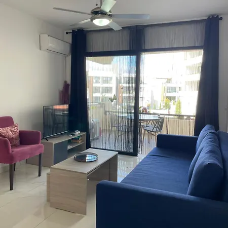 Апартаменты 1st Class, Pool View, Apartment,